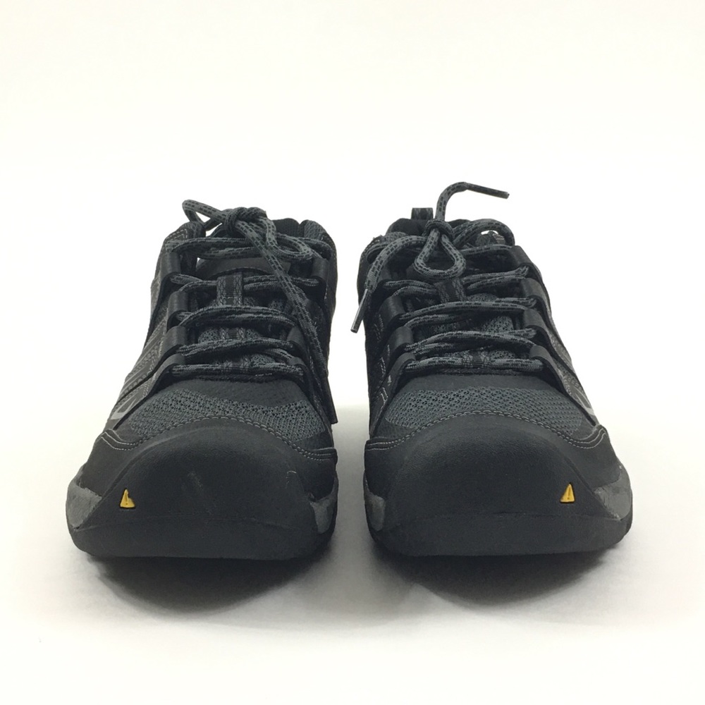 Men’s Keen Hiking Shoes Used in Great Condition.